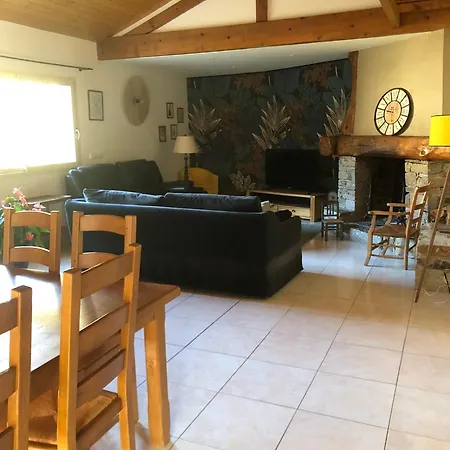 Grande Maison Dans Les Pyrenees فيلة